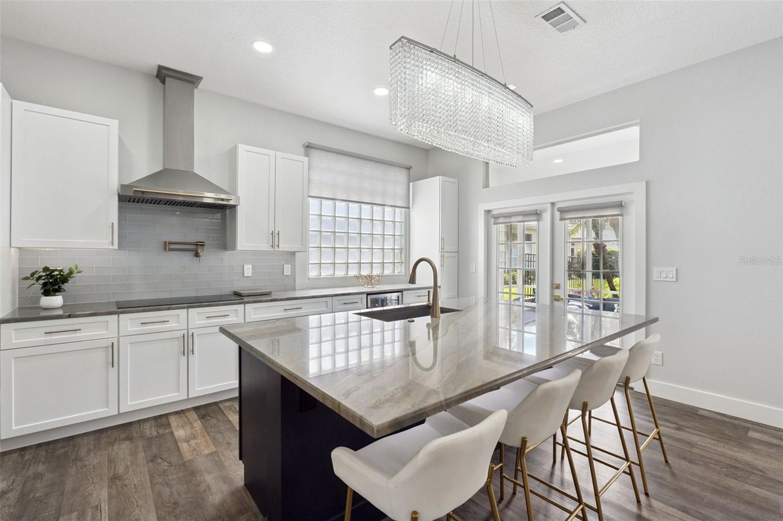 Image 13 of 49 For 160 Wimbledon Circle