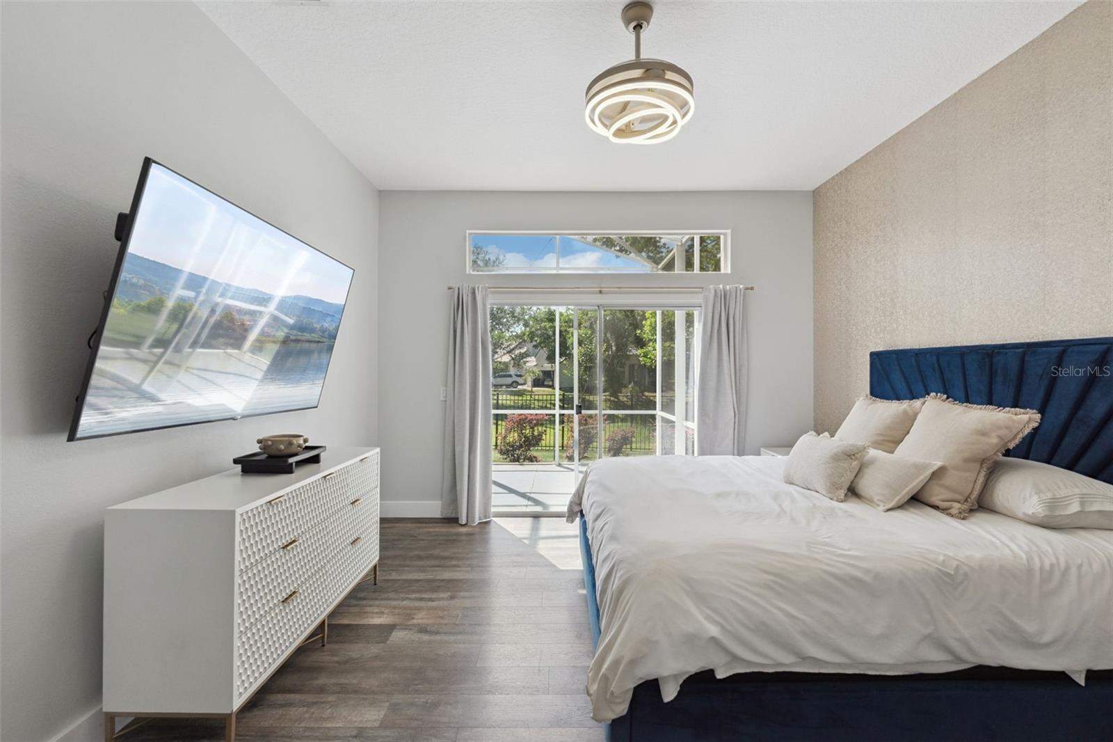 Image 16 of 49 For 160 Wimbledon Circle