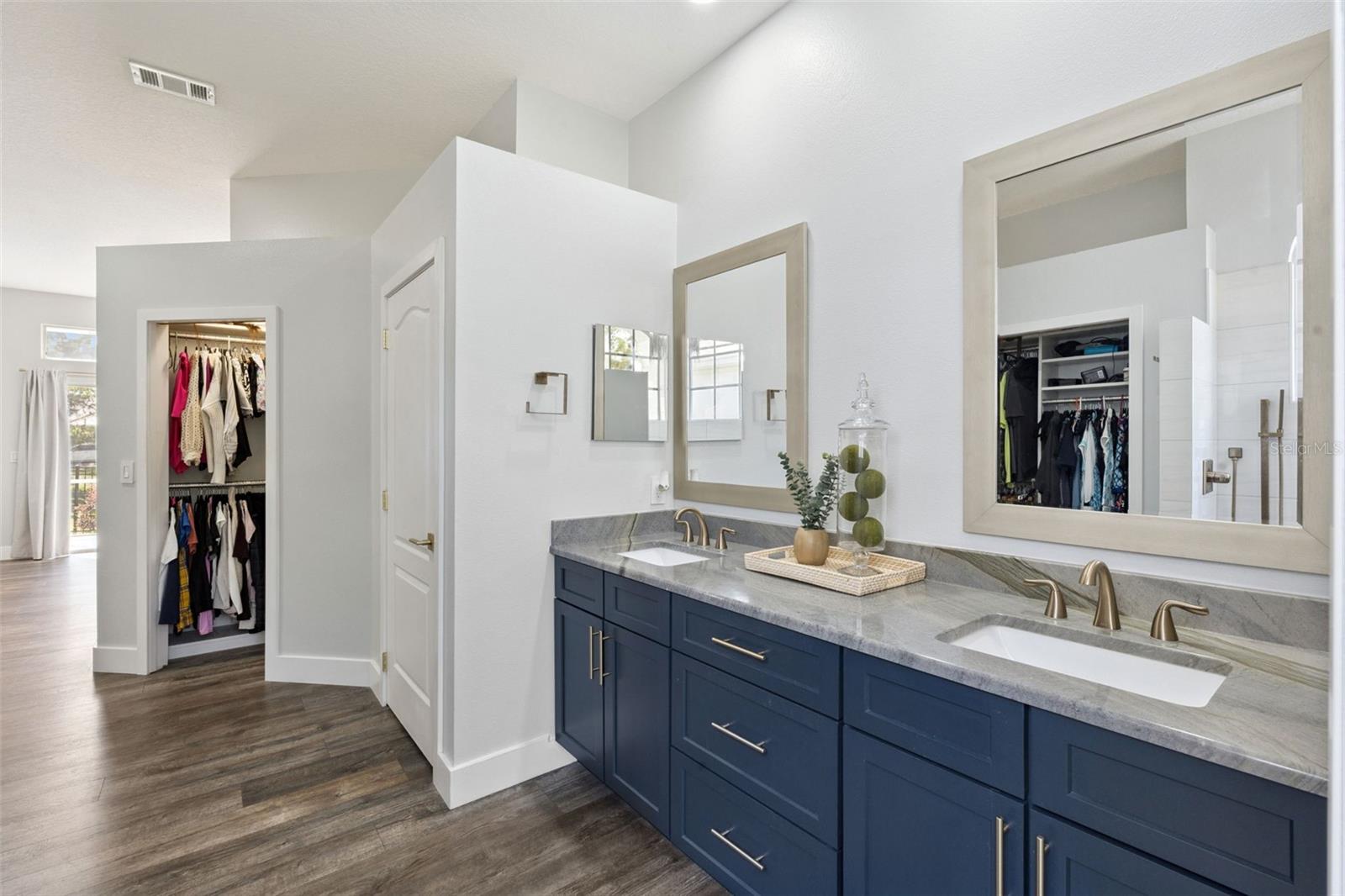 Image 20 of 49 For 160 Wimbledon Circle