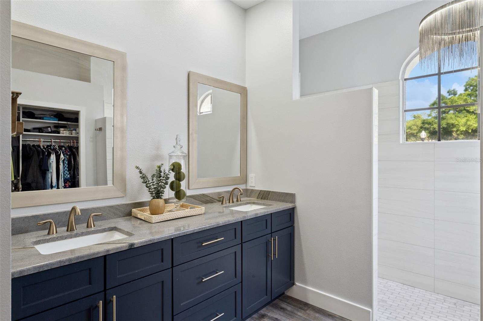 Image 22 of 49 For 160 Wimbledon Circle