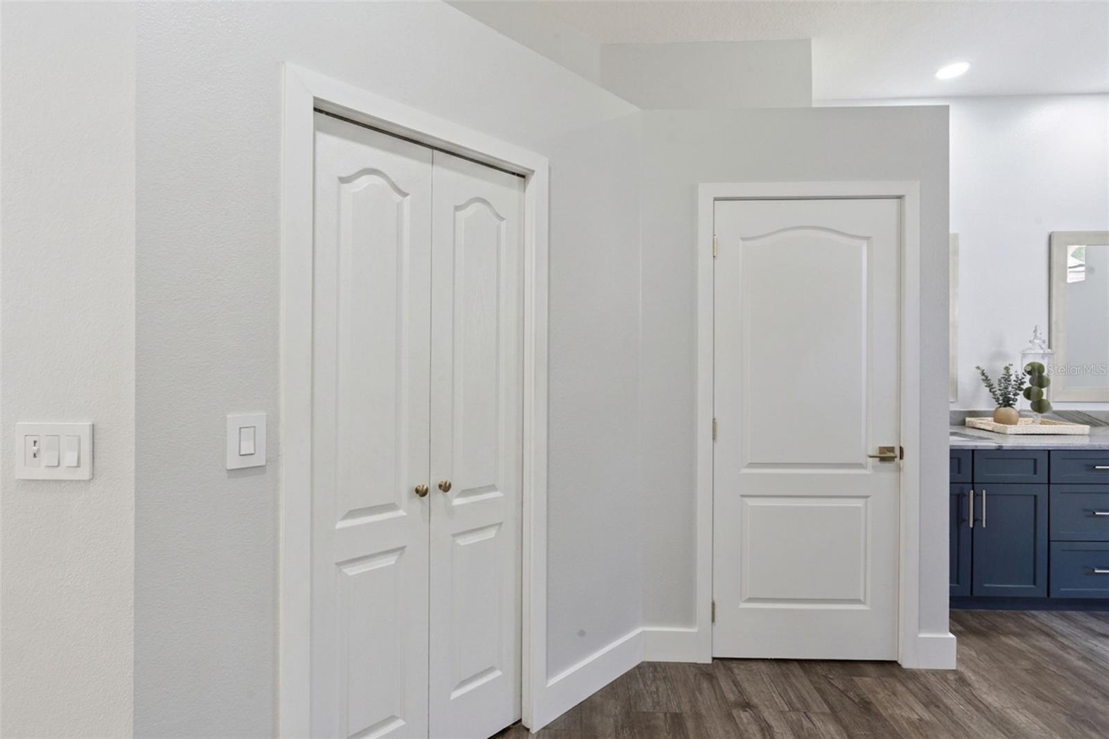 Image 24 of 49 For 160 Wimbledon Circle