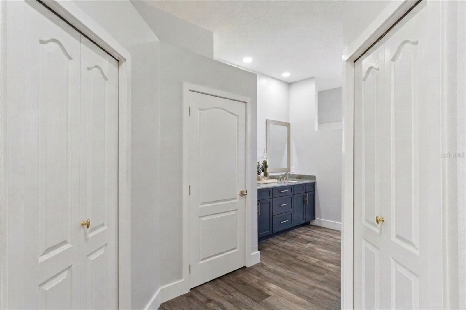 Image 25 of 49 For 160 Wimbledon Circle