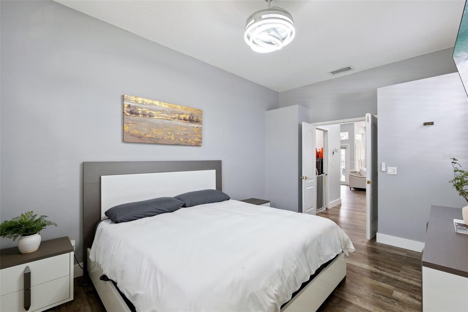 Image 27 of 49 For 160 Wimbledon Circle