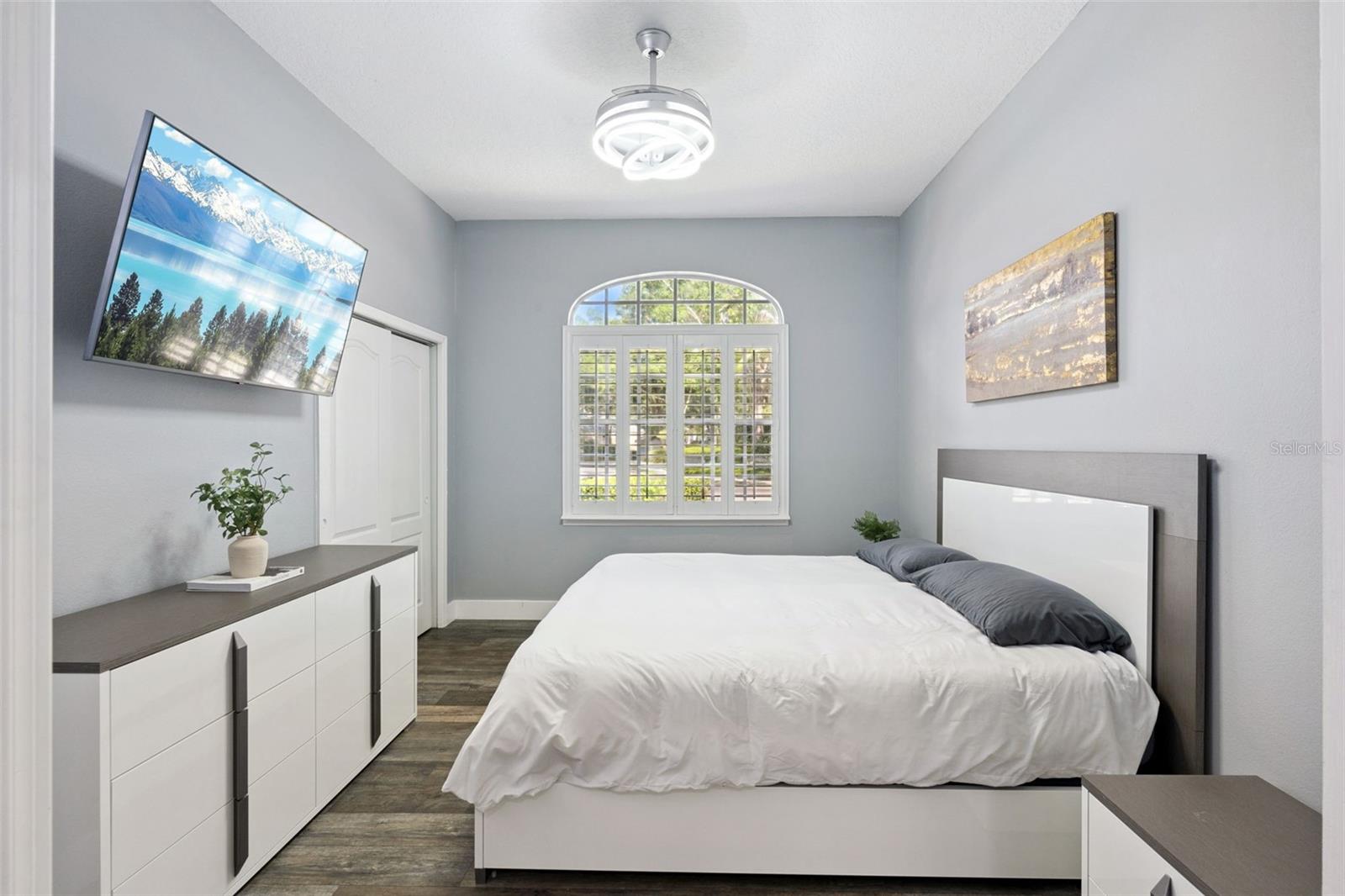 Image 30 of 49 For 160 Wimbledon Circle