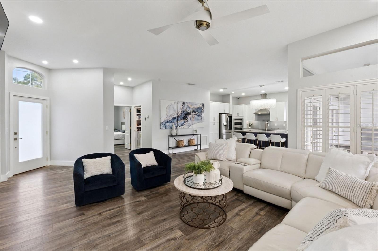 Image 4 of 49 For 160 Wimbledon Circle