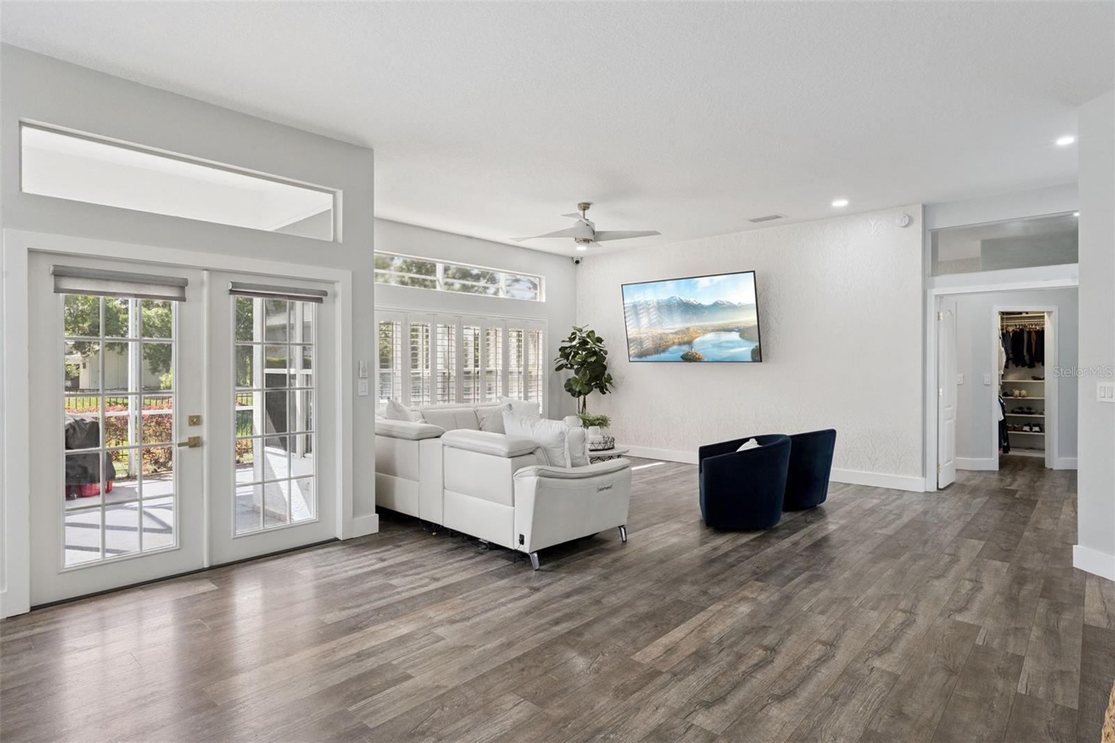 Image 6 of 49 For 160 Wimbledon Circle