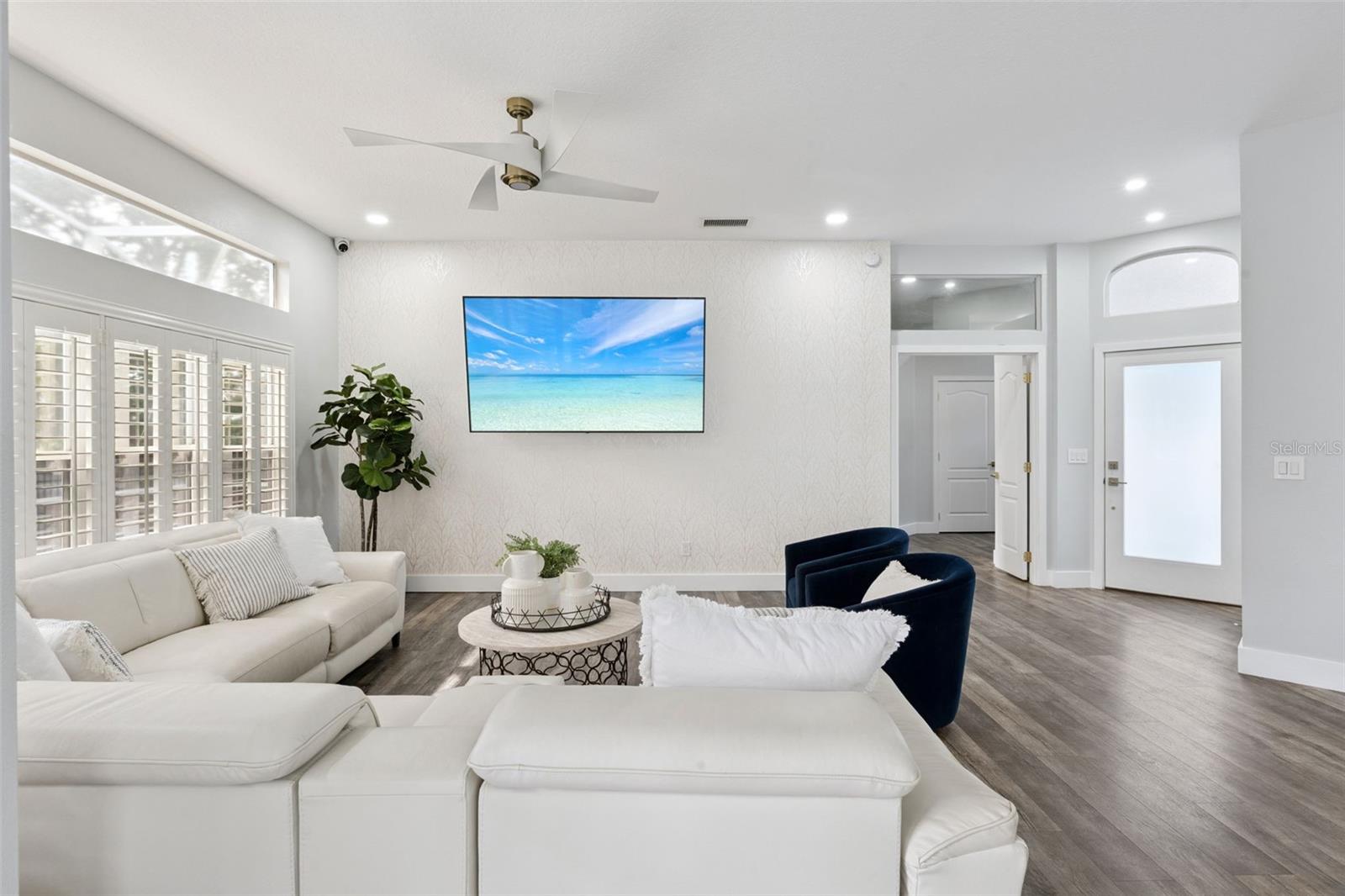 Image 7 of 49 For 160 Wimbledon Circle