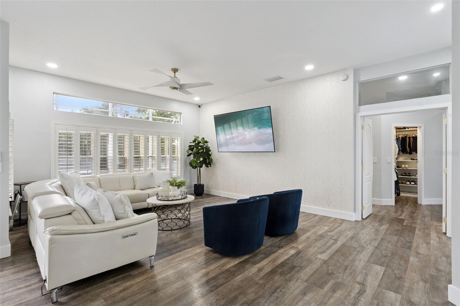 Image 8 of 49 For 160 Wimbledon Circle