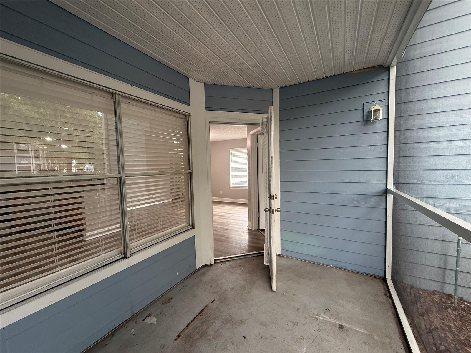 Image 23 of 41 For 715 Sugar Bay Way 103