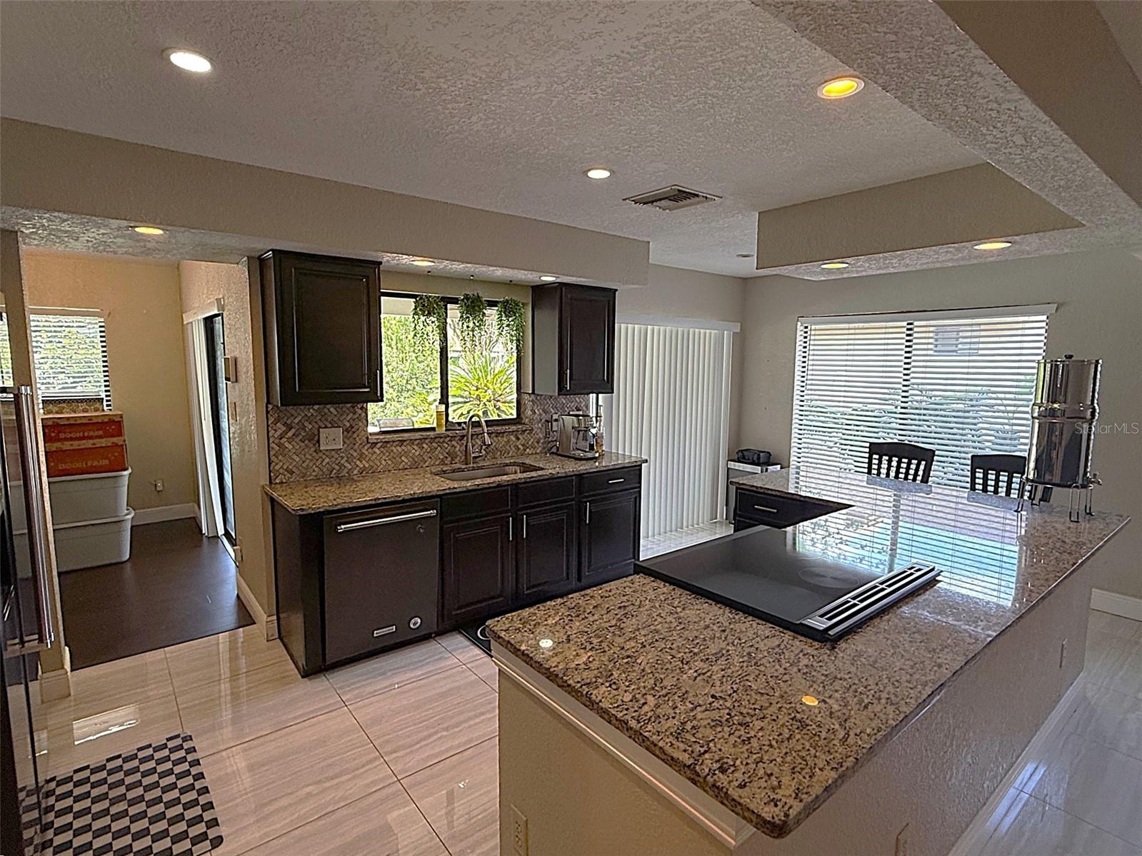 Image 10 of 59 For 2220 Fairglenn Way