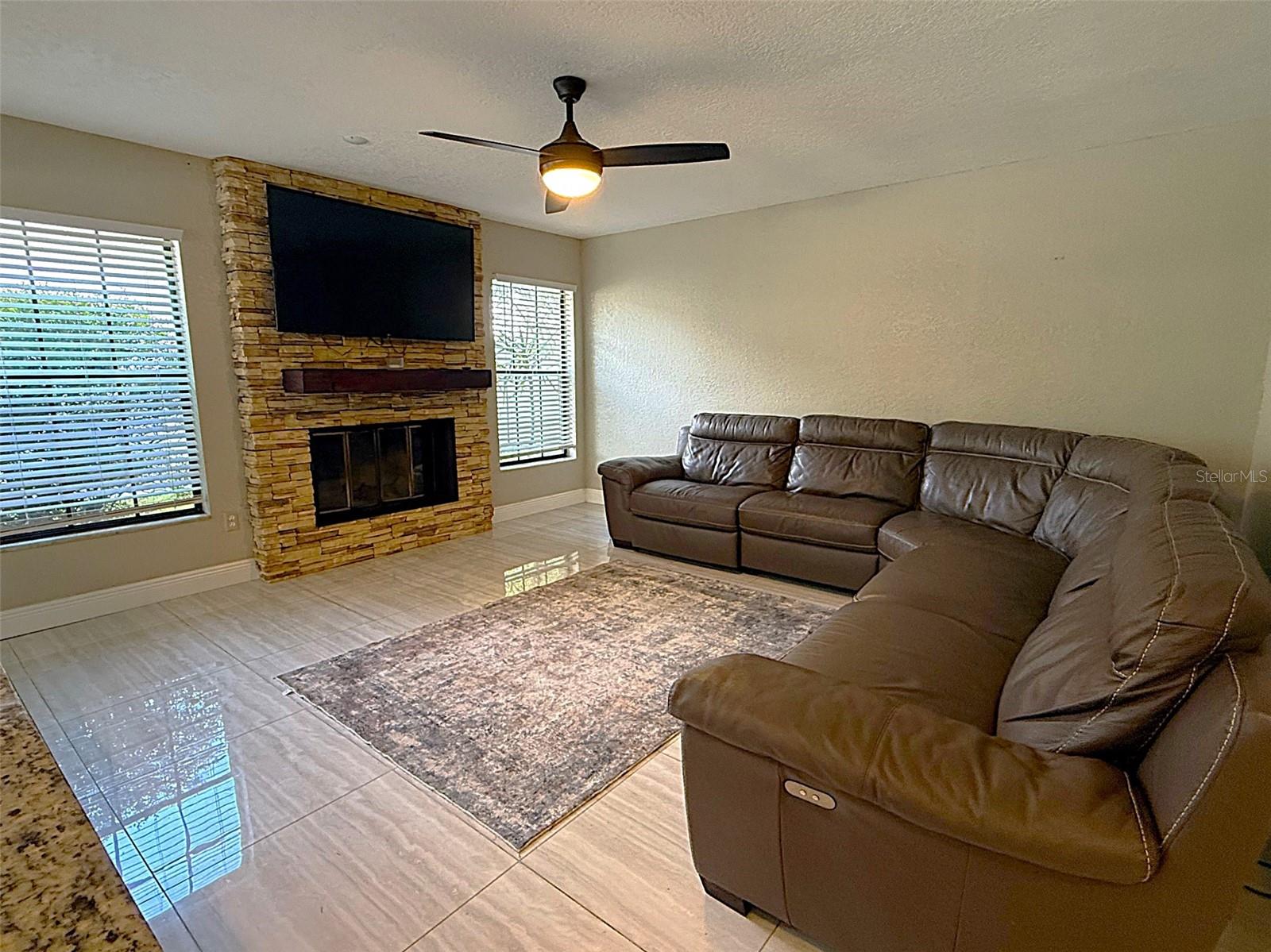 Image 11 of 59 For 2220 Fairglenn Way