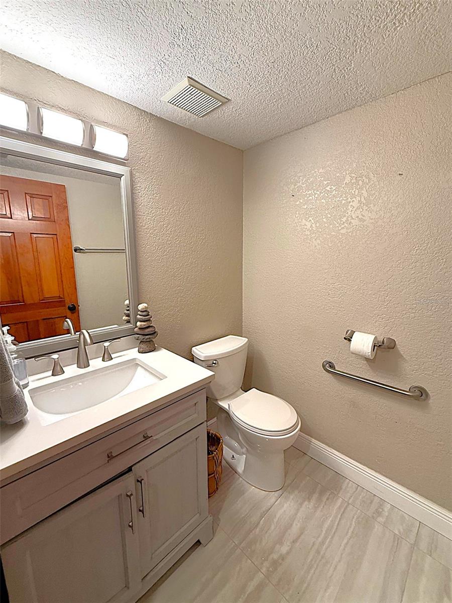 Image 13 of 59 For 2220 Fairglenn Way