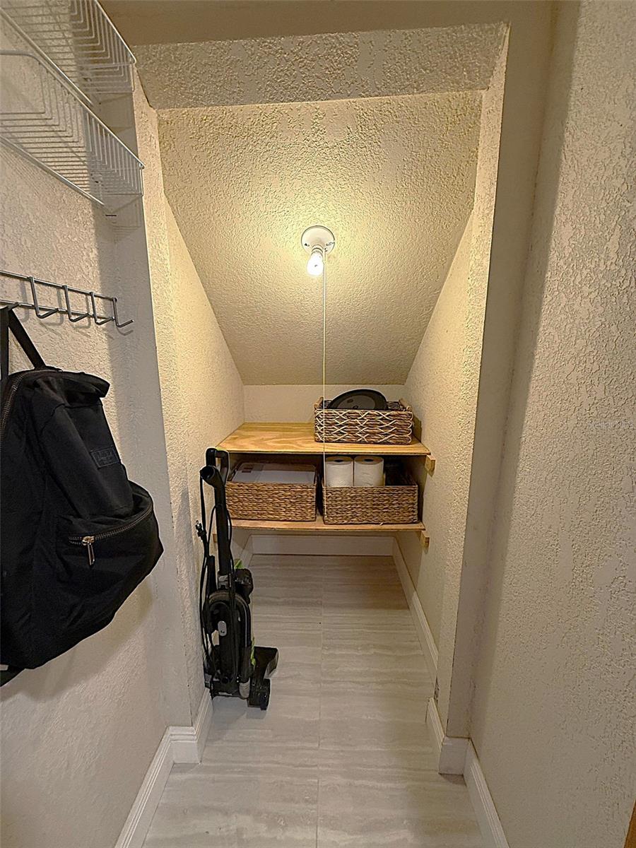 Image 14 of 59 For 2220 Fairglenn Way