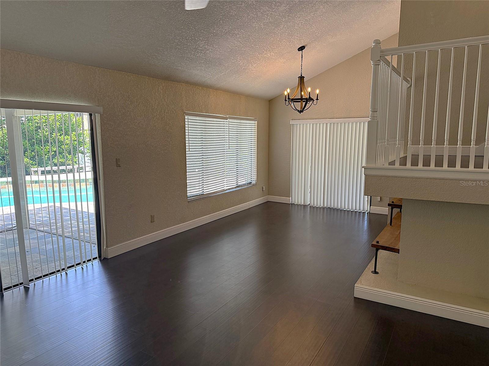 Image 20 of 59 For 2220 Fairglenn Way