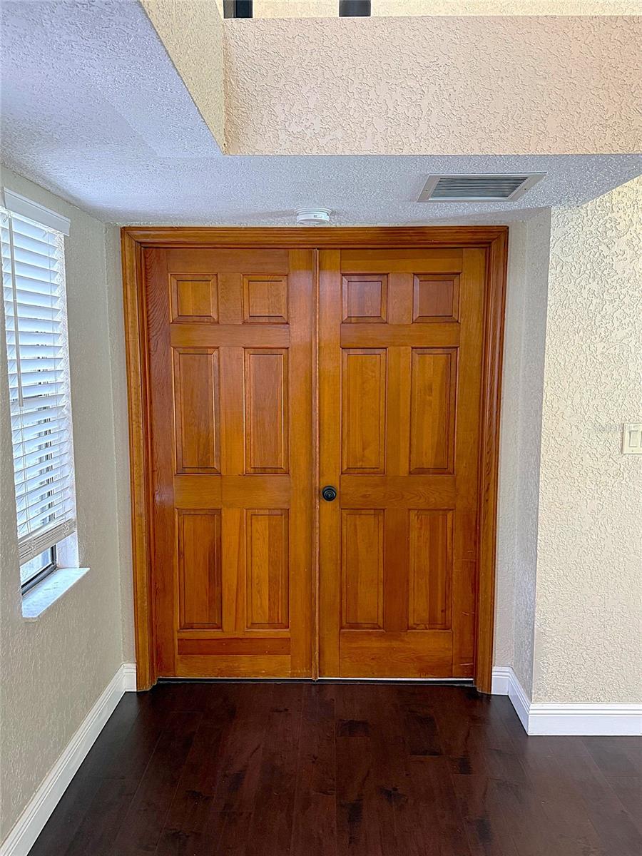 Image 25 of 59 For 2220 Fairglenn Way