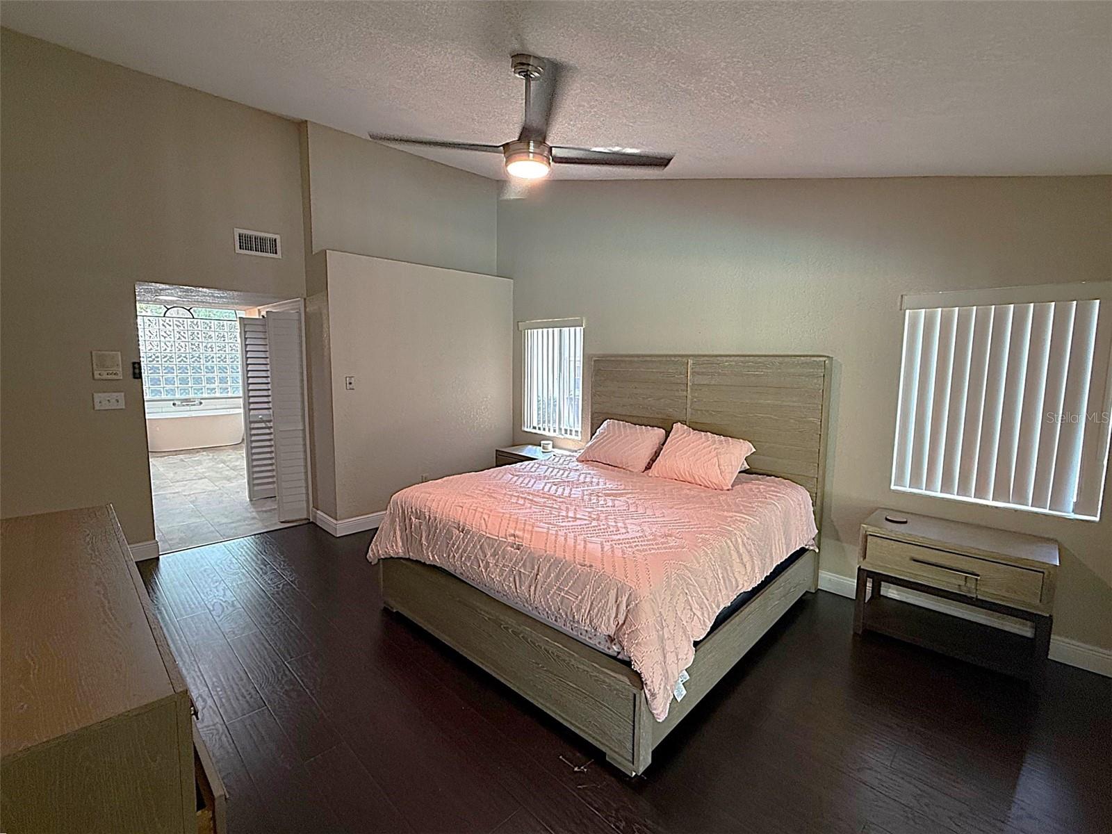 Image 28 of 59 For 2220 Fairglenn Way