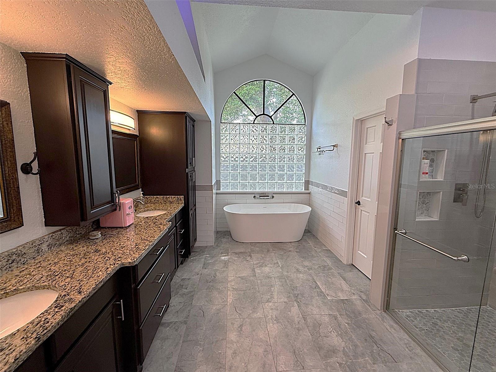 Image 30 of 59 For 2220 Fairglenn Way