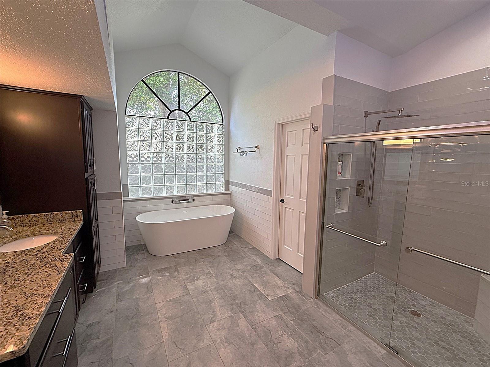 Image 31 of 59 For 2220 Fairglenn Way