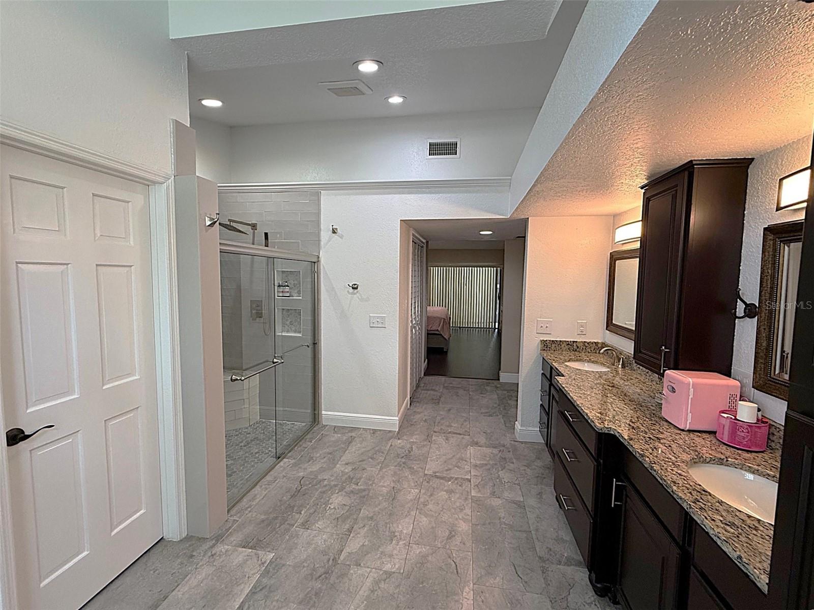 Image 34 of 59 For 2220 Fairglenn Way