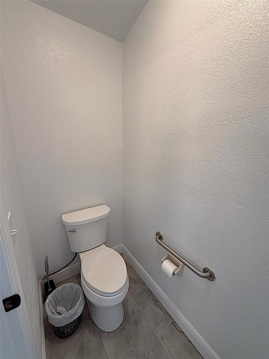 Image 35 of 59 For 2220 Fairglenn Way