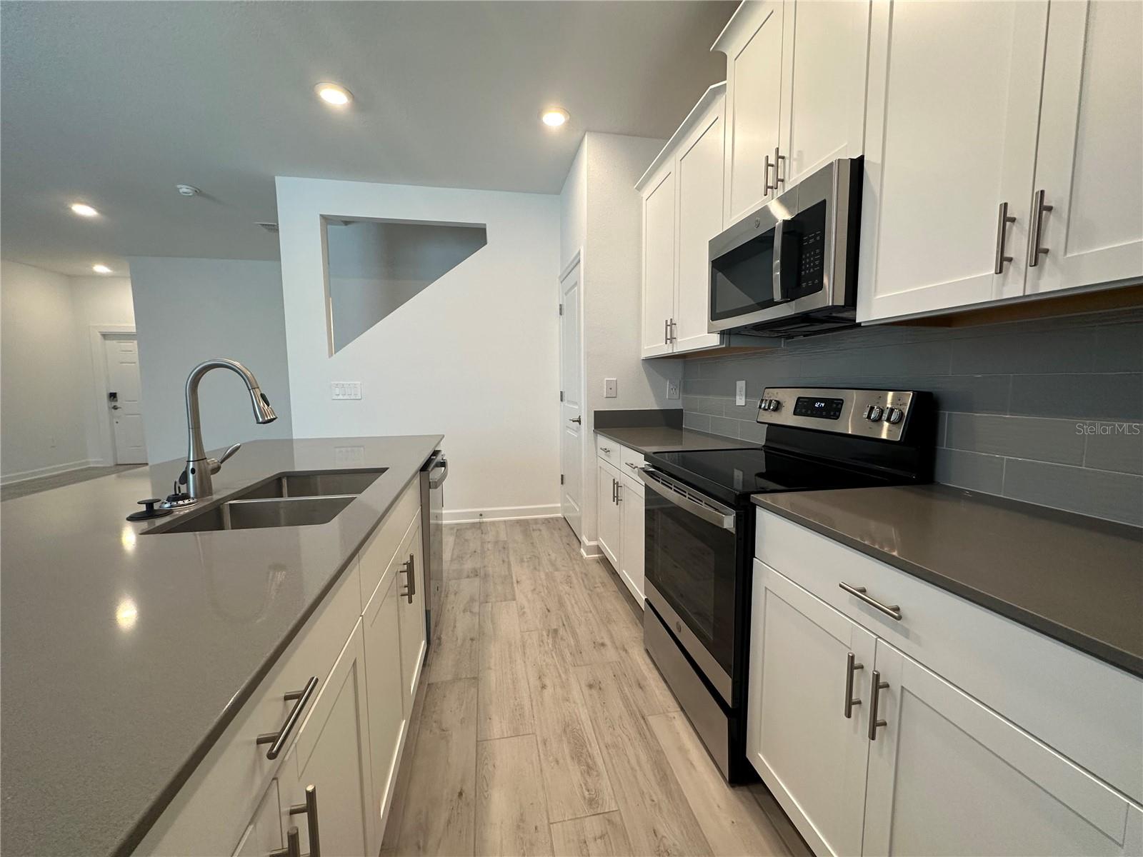 Image 7 of 35 For 3128 Addison Boulevard