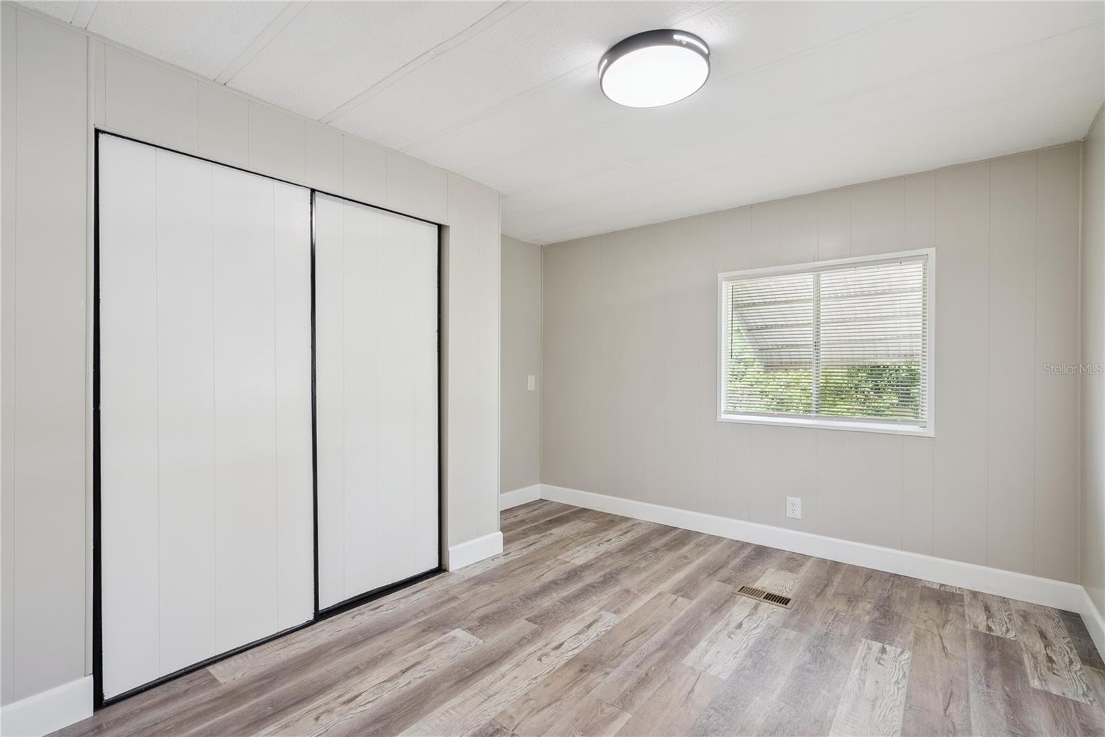 Image 10 of 20 For 18941 3rd Avenue