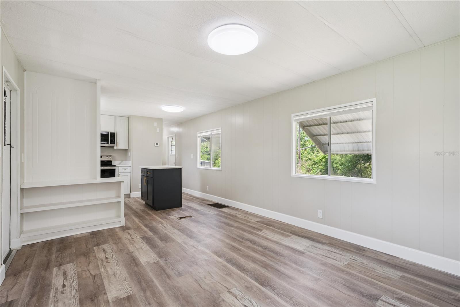 Image 4 of 20 For 18941 3rd Avenue