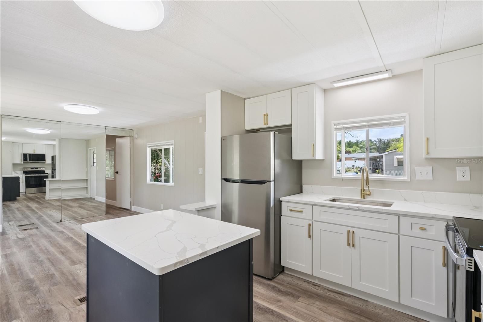 Image 5 of 20 For 18941 3rd Avenue