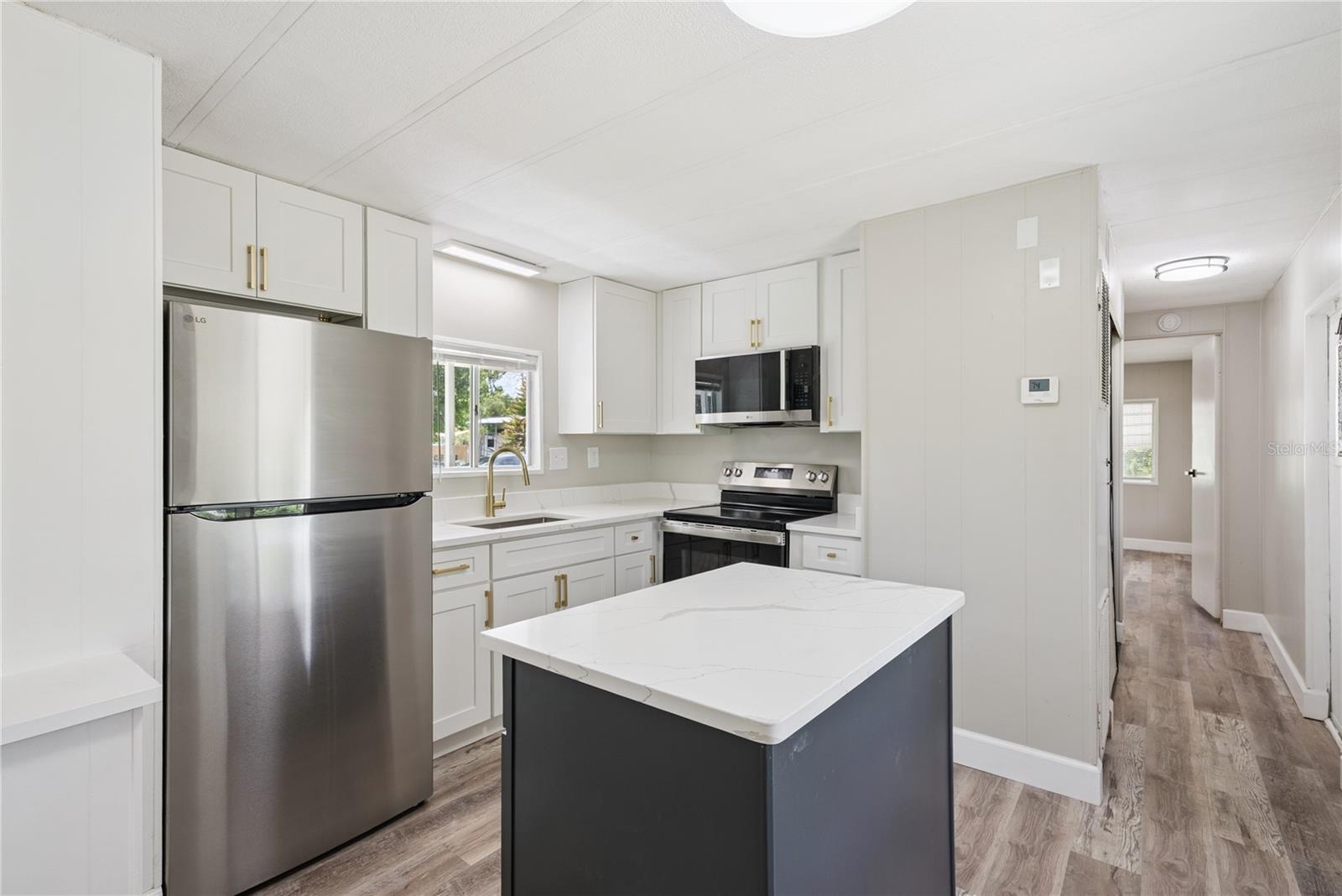 Image 6 of 20 For 18941 3rd Avenue