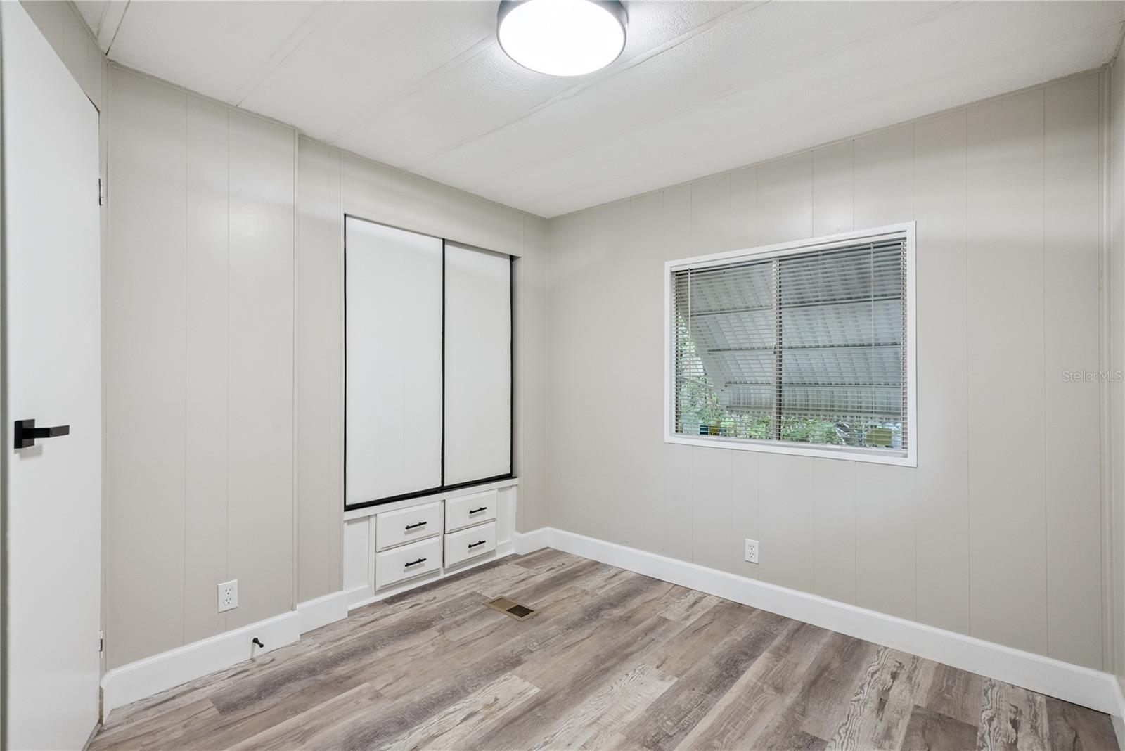 Image 9 of 20 For 18941 3rd Avenue