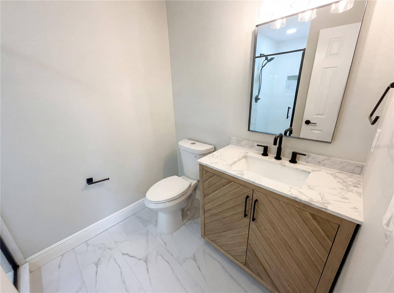 Image 17 of 24 For 4864 Lake Shore Drive