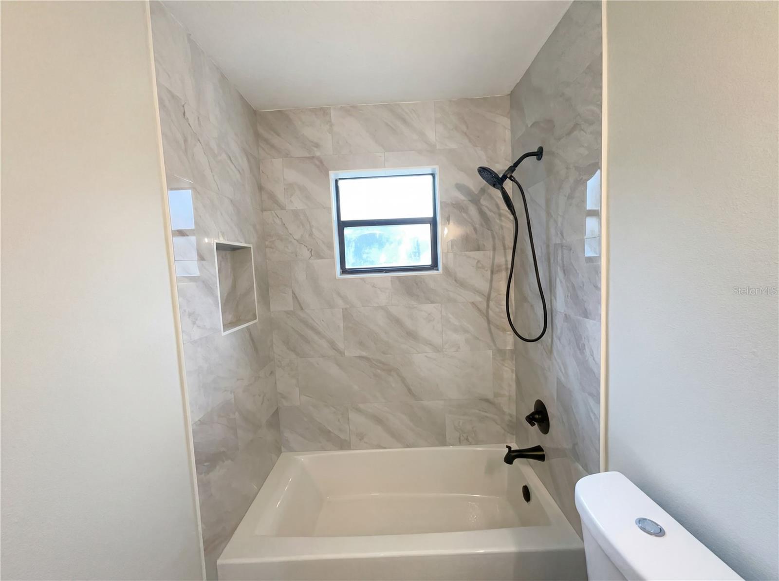 Image 20 of 24 For 4864 Lake Shore Drive