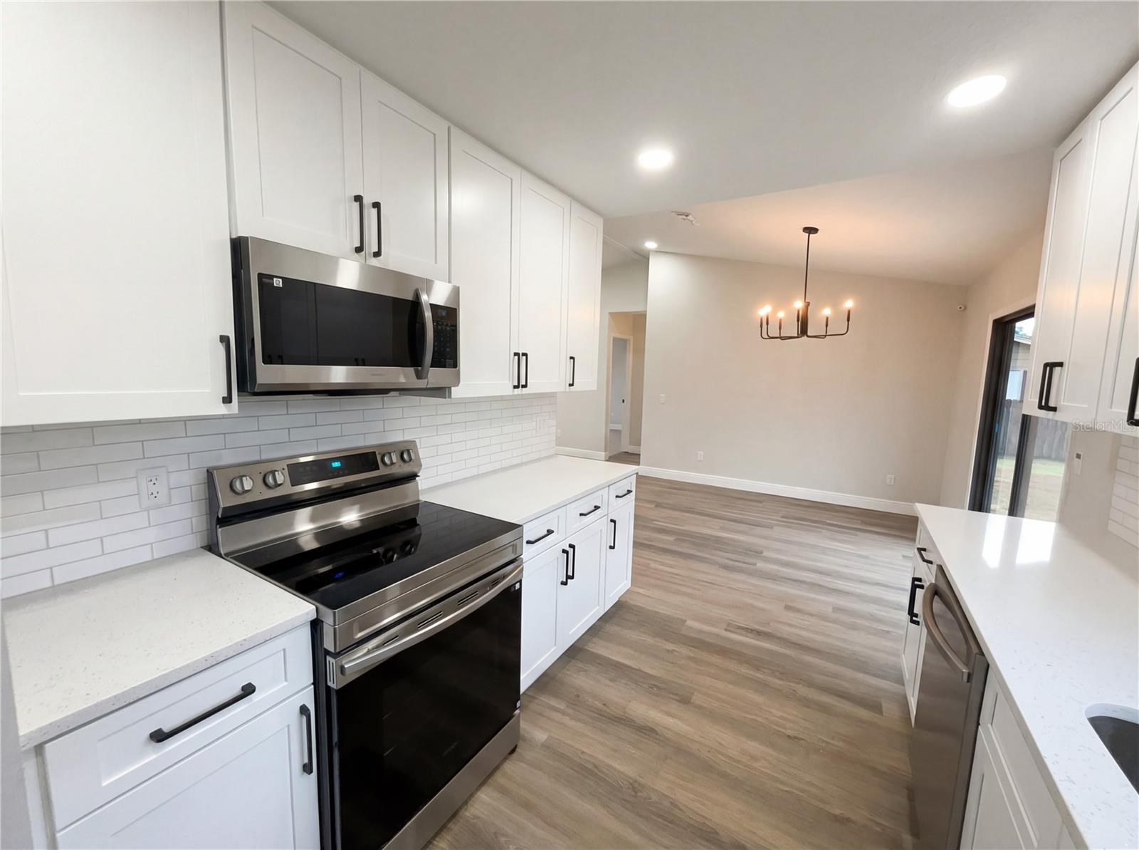 Image 6 of 24 For 4864 Lake Shore Drive