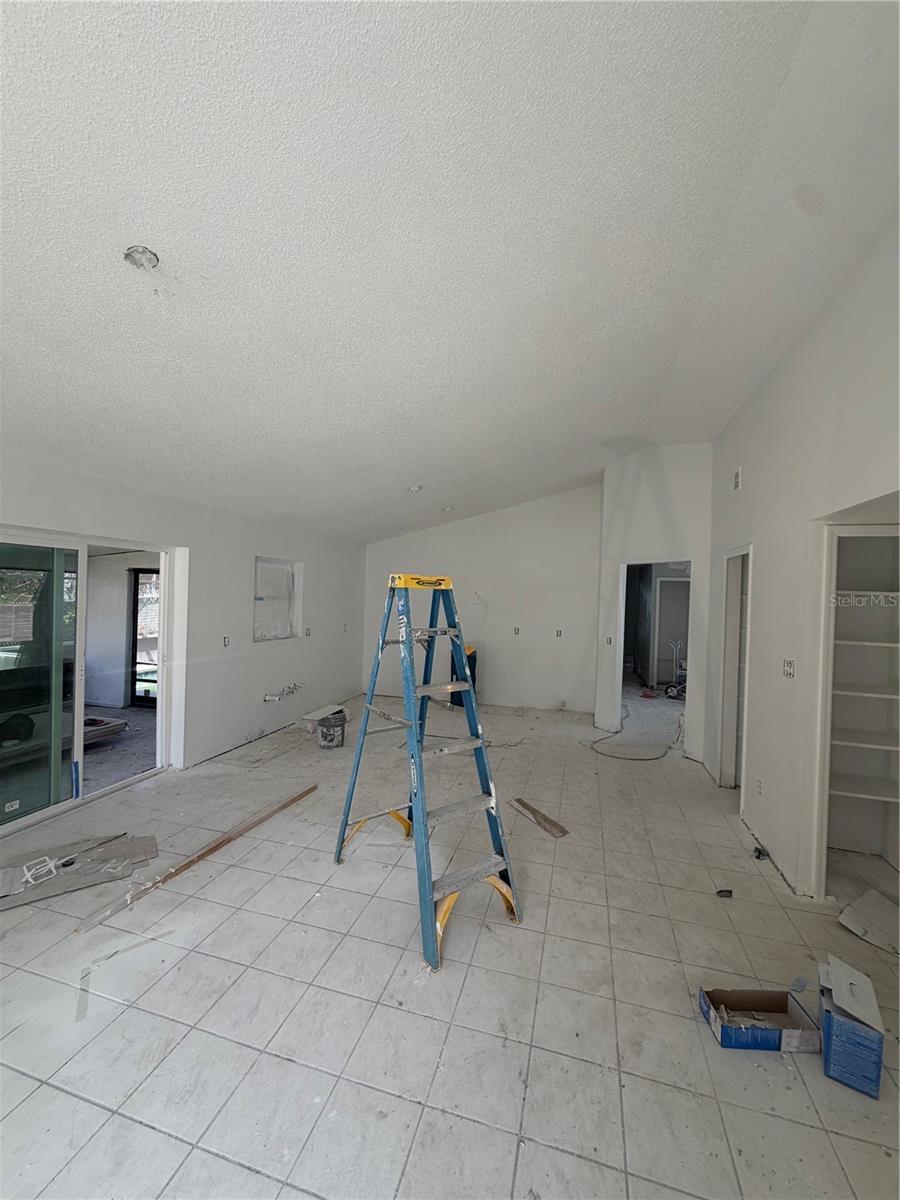 Image 13 of 23 For 2735 Lookout Ridge Road