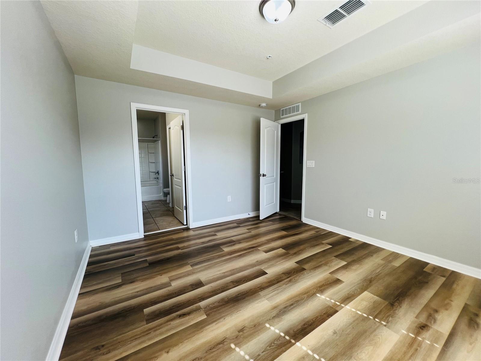 Image 14 of 26 For 6562 Goldenrod Road 80a