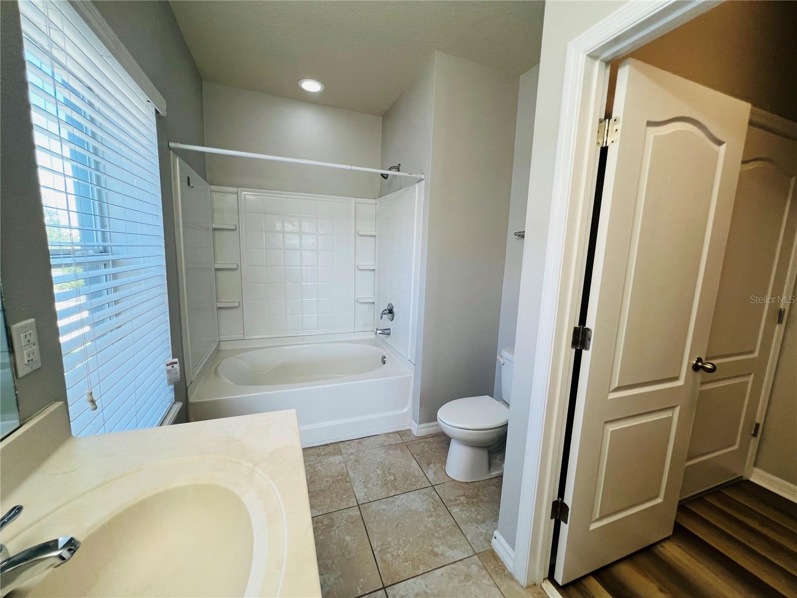 Image 16 of 26 For 6562 Goldenrod Road 80a