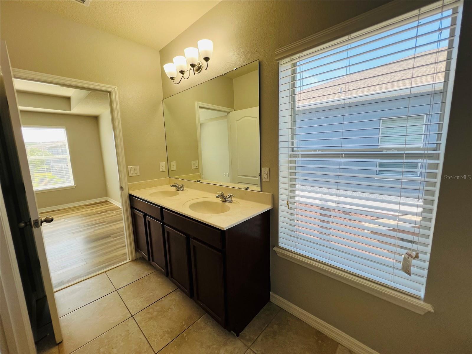 Image 17 of 26 For 6562 Goldenrod Road 80a