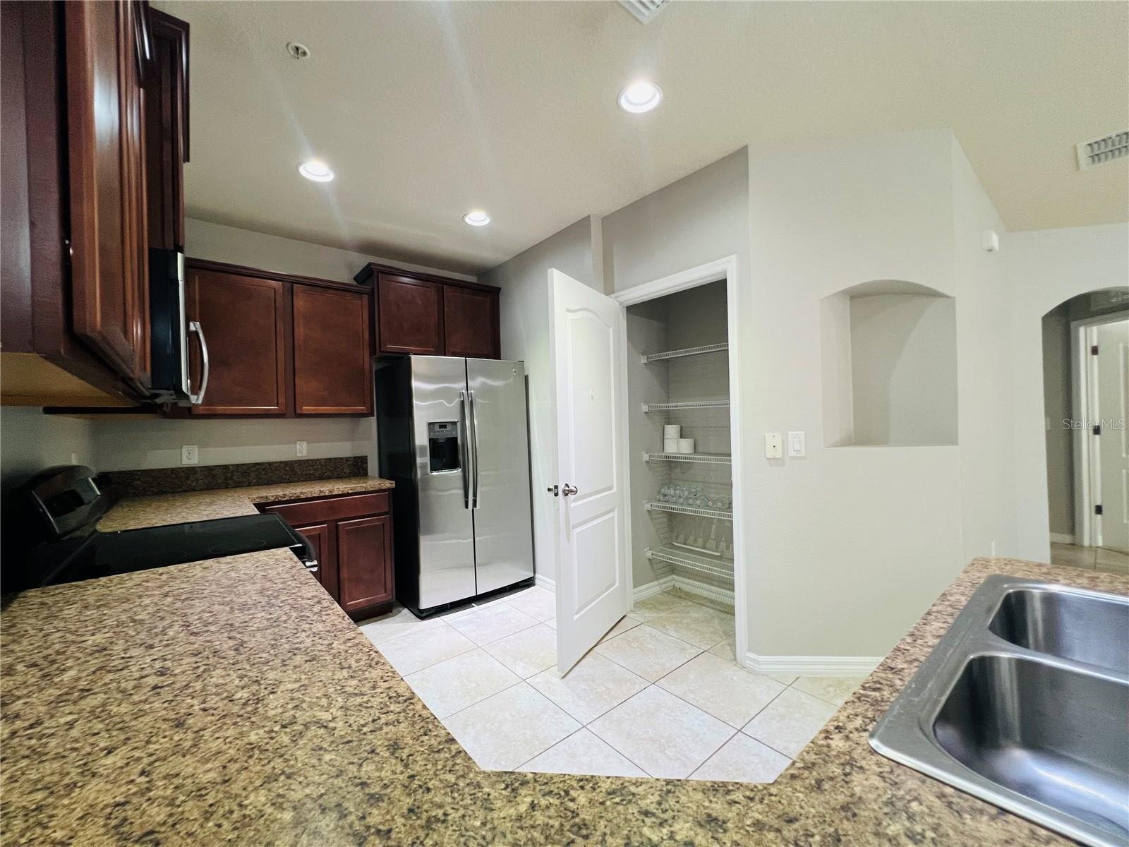 Image 7 of 26 For 6562 Goldenrod Road 80a