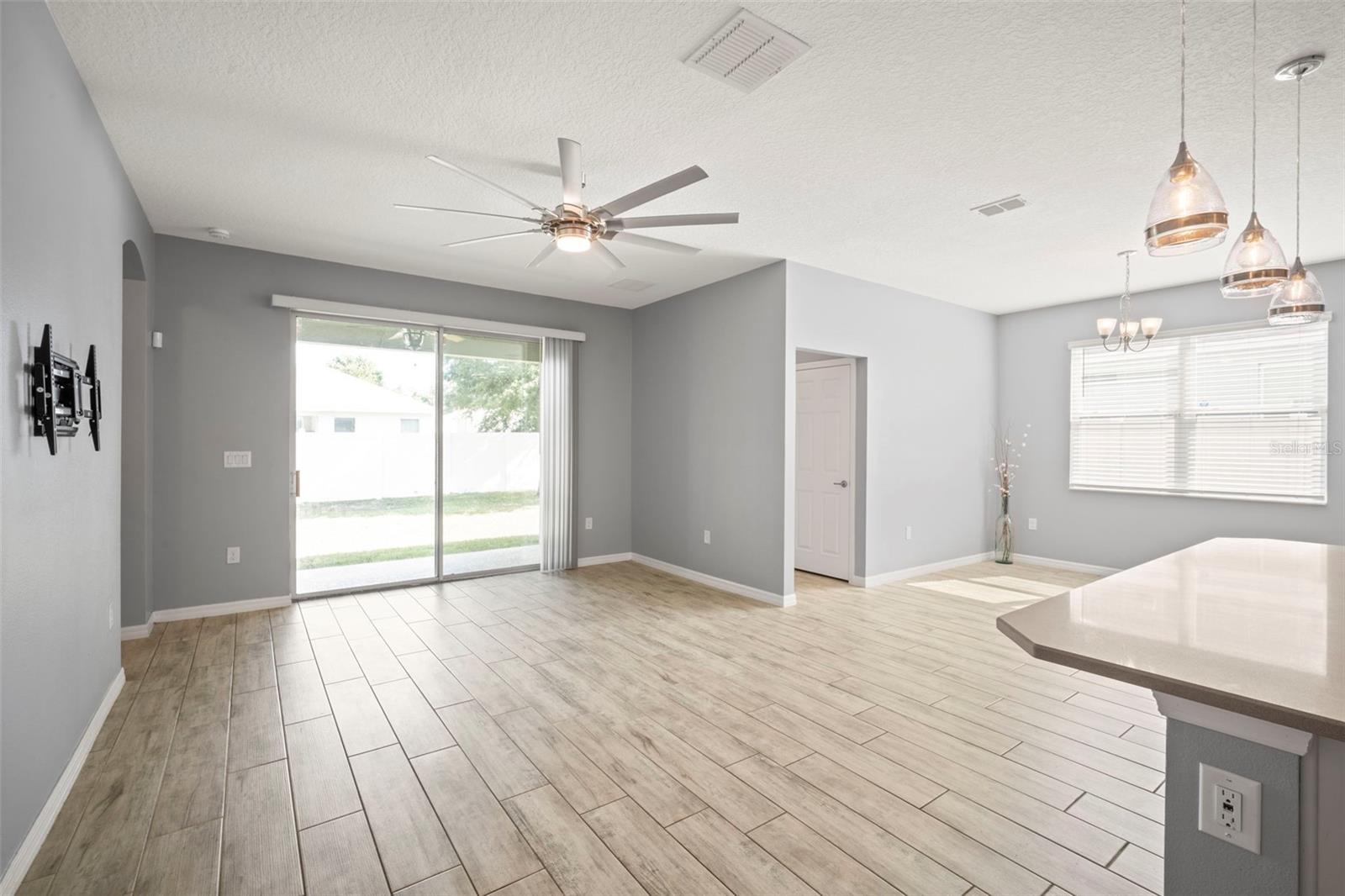 Image 18 of 66 For 3261 Bethpage Loop