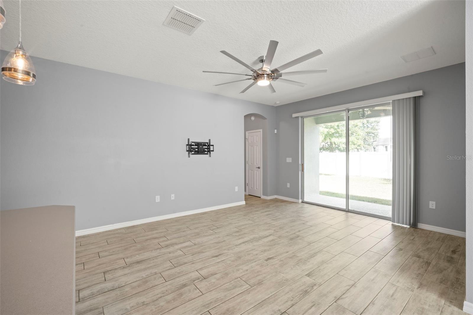 Image 19 of 66 For 3261 Bethpage Loop