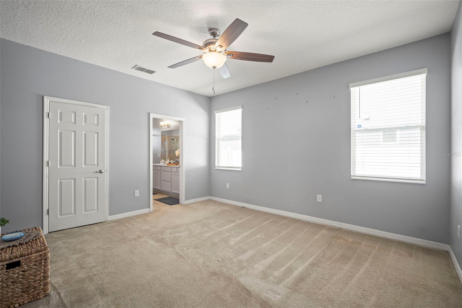 Image 24 of 66 For 3261 Bethpage Loop