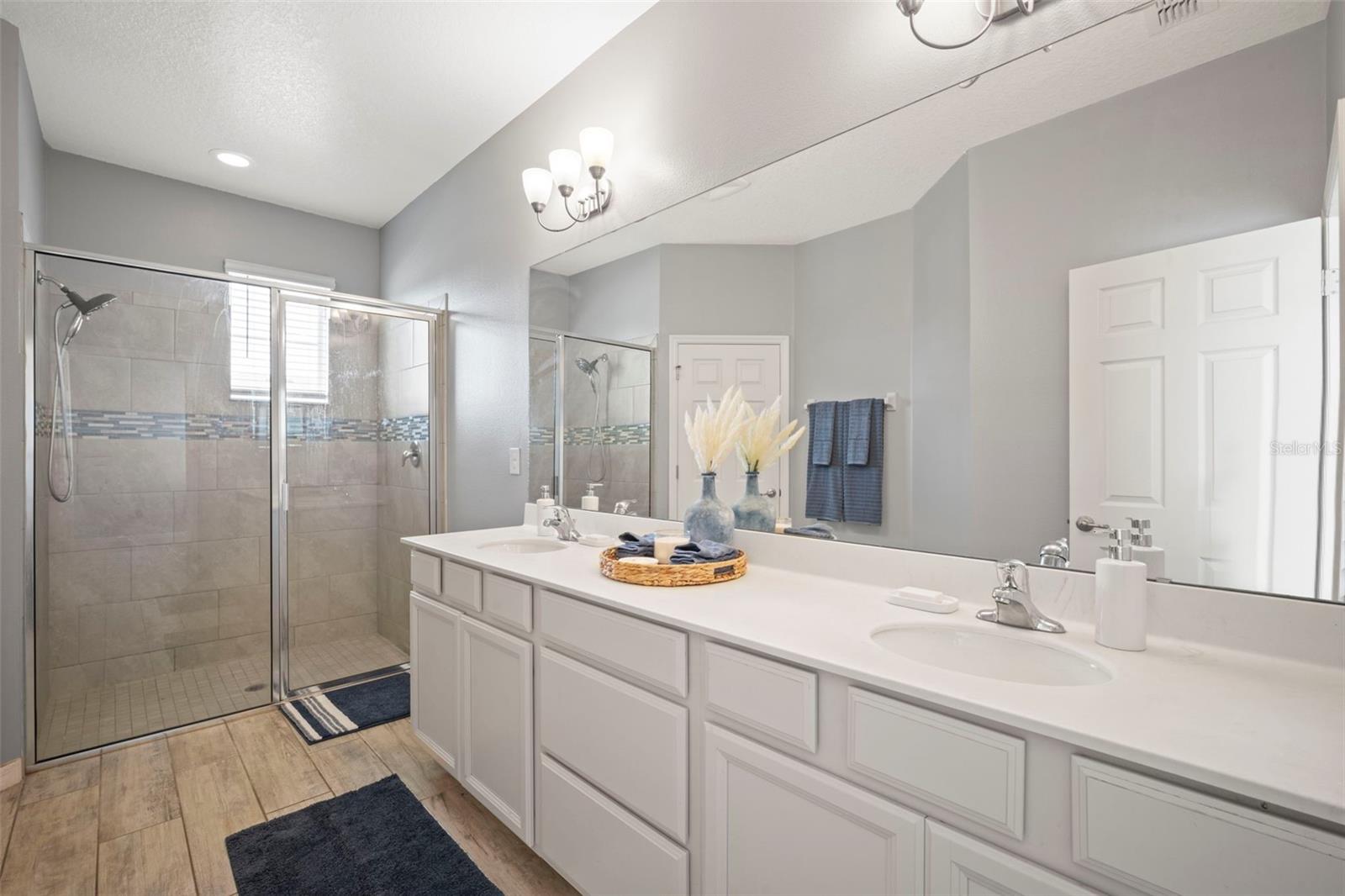 Image 26 of 66 For 3261 Bethpage Loop