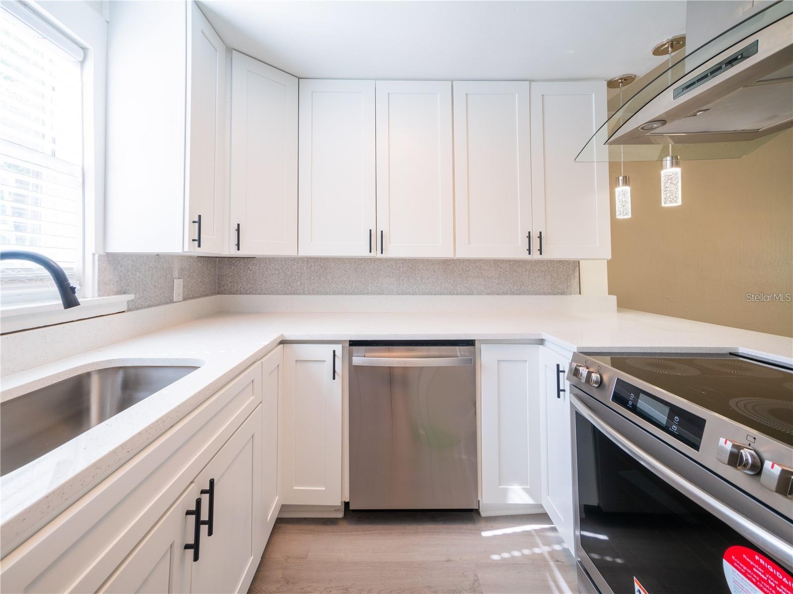 Image 6 of 9 For 811 Overspin Drive