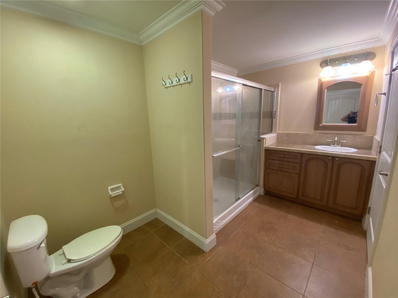 Image 11 of 17 For 653 Symonds Avenue