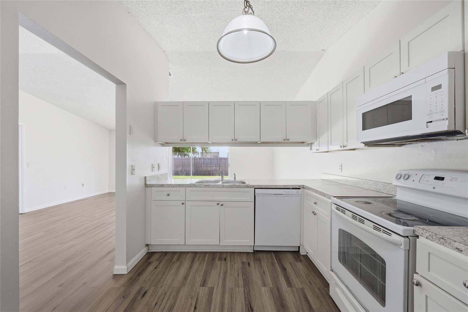 Image 19 of 34 For 1101 Alicante Avenue