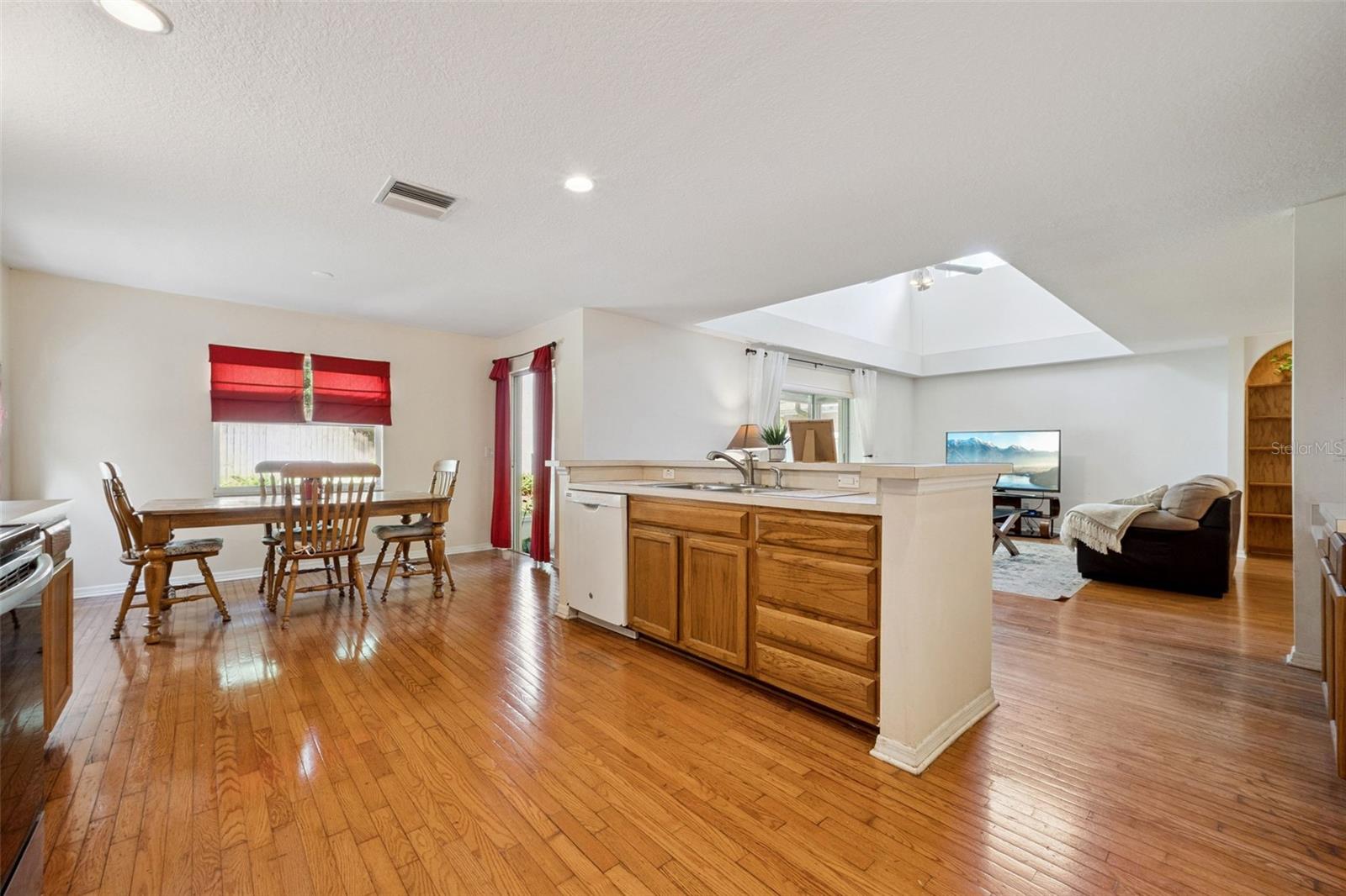 Image 11 of 49 For 436 Opal Court