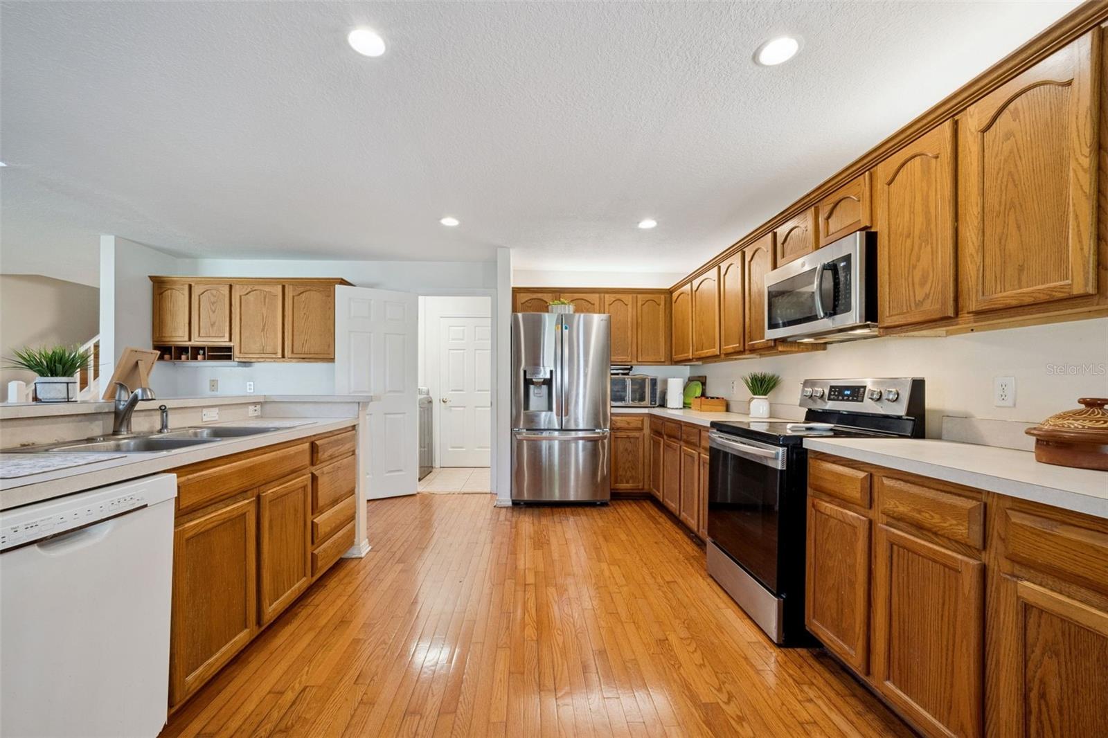 Image 13 of 49 For 436 Opal Court