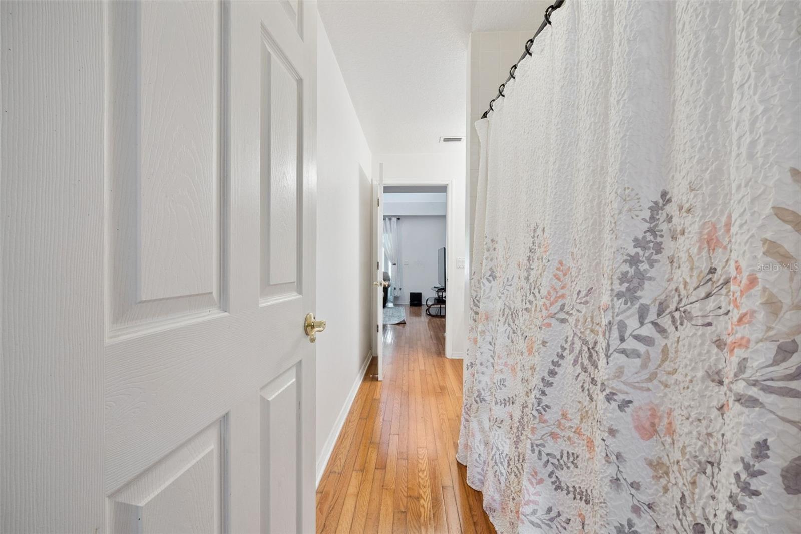 Image 19 of 49 For 436 Opal Court