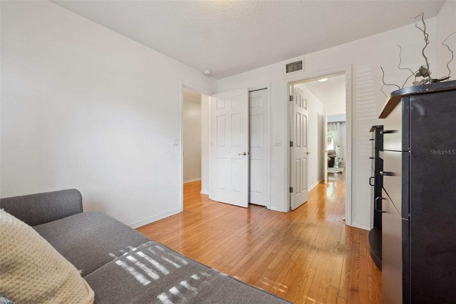 Image 20 of 49 For 436 Opal Court