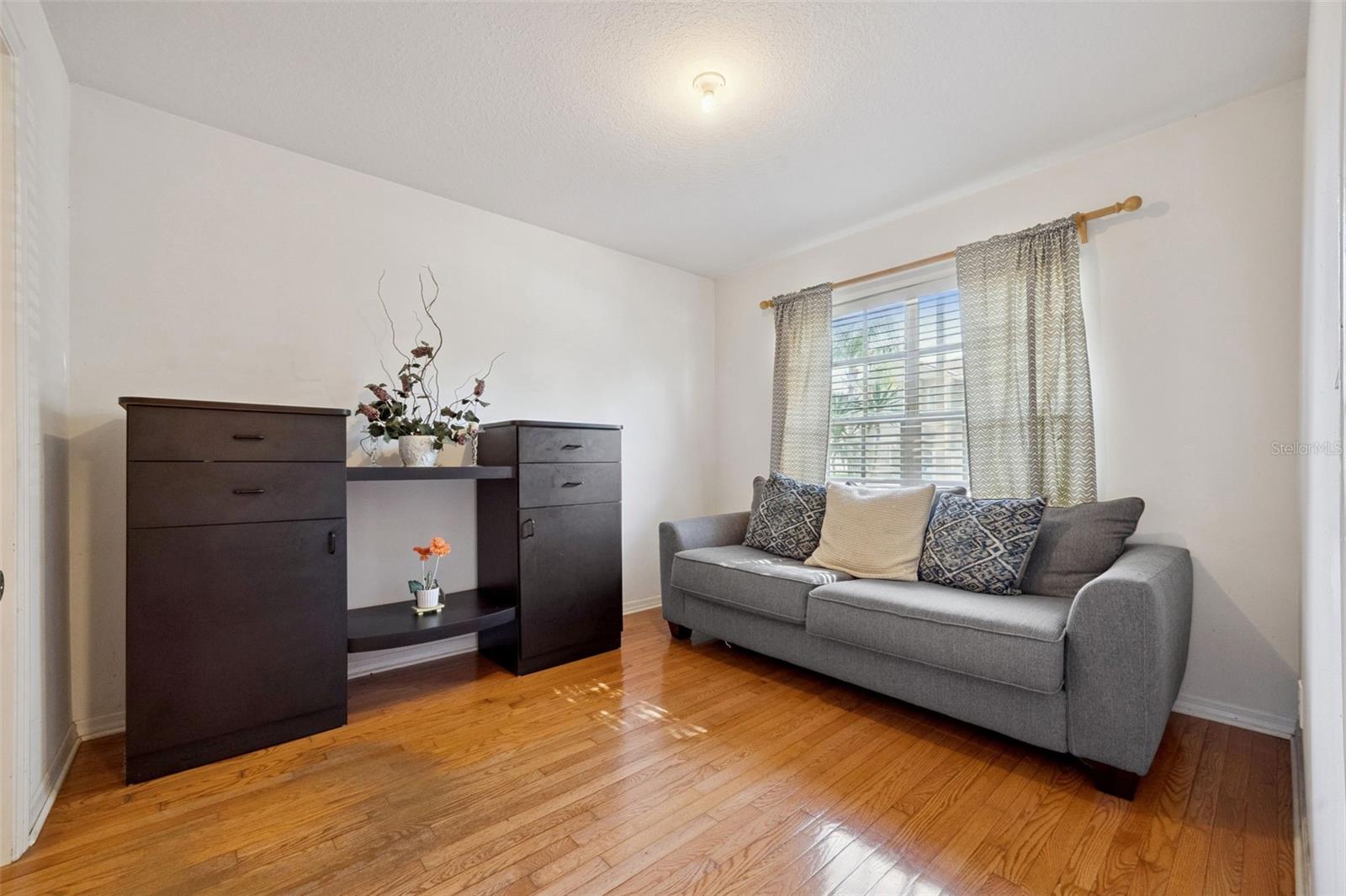 Image 21 of 49 For 436 Opal Court